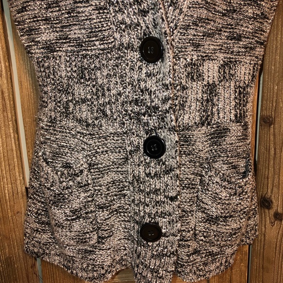 Kenneth Cole, medium. Black/white - Picture 2 of 5